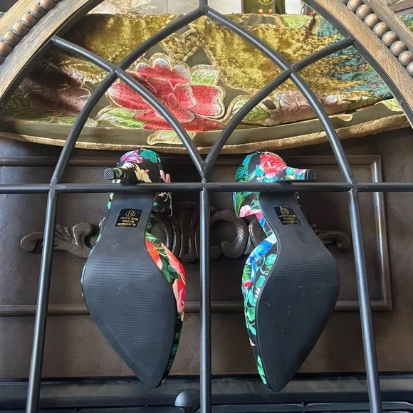 Beautiful Floral high heels - Picture 5 of 11